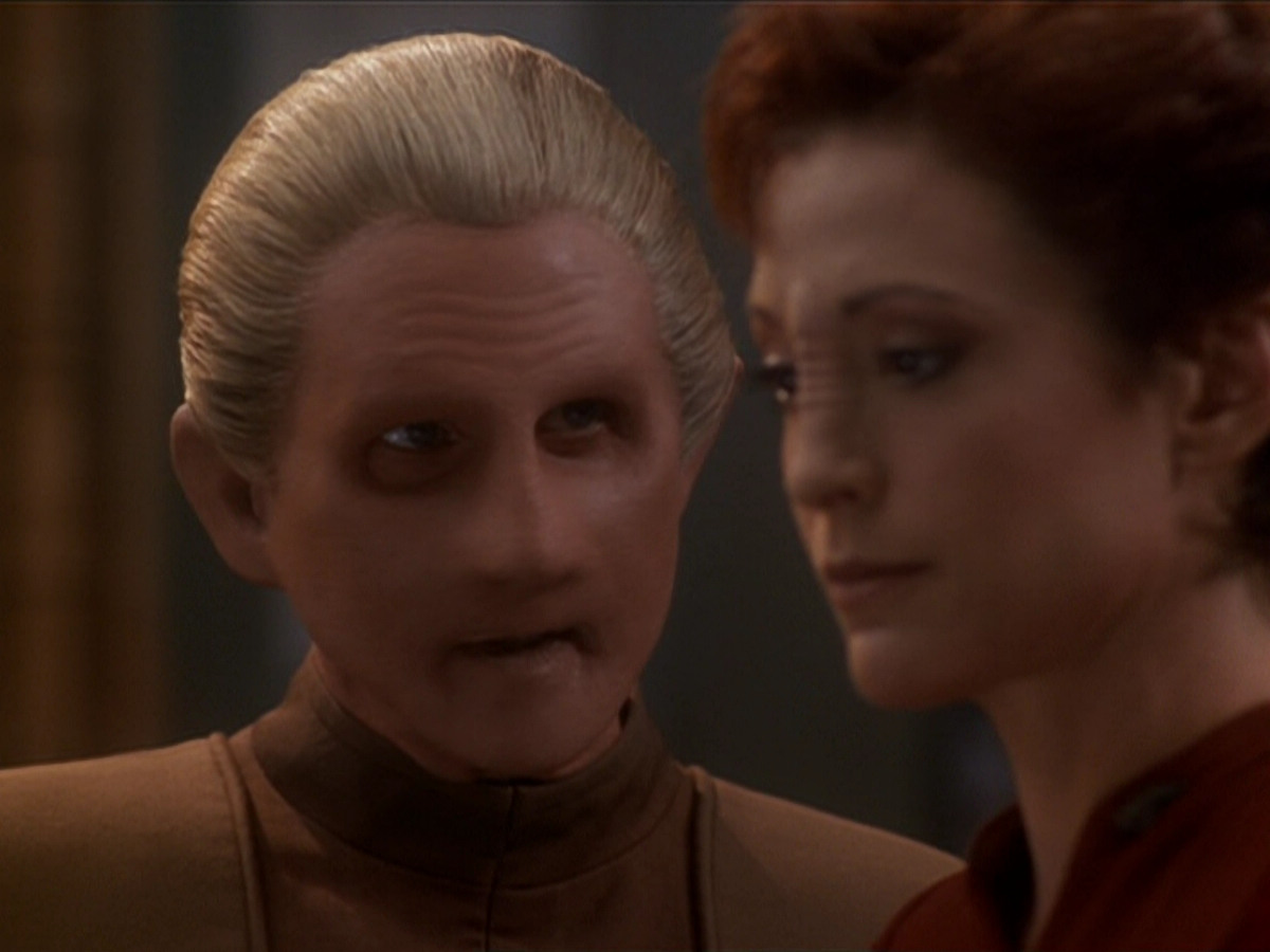 extant_StarTrek_DS9_6x02-RocksAndShoals_03108.jpg