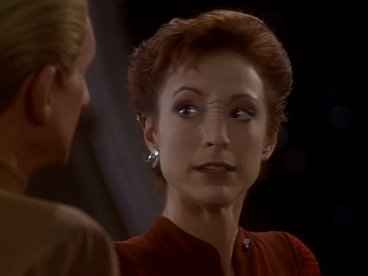 extant_StarTrek_DS9_6x02-RocksAndShoals_03124.jpg
