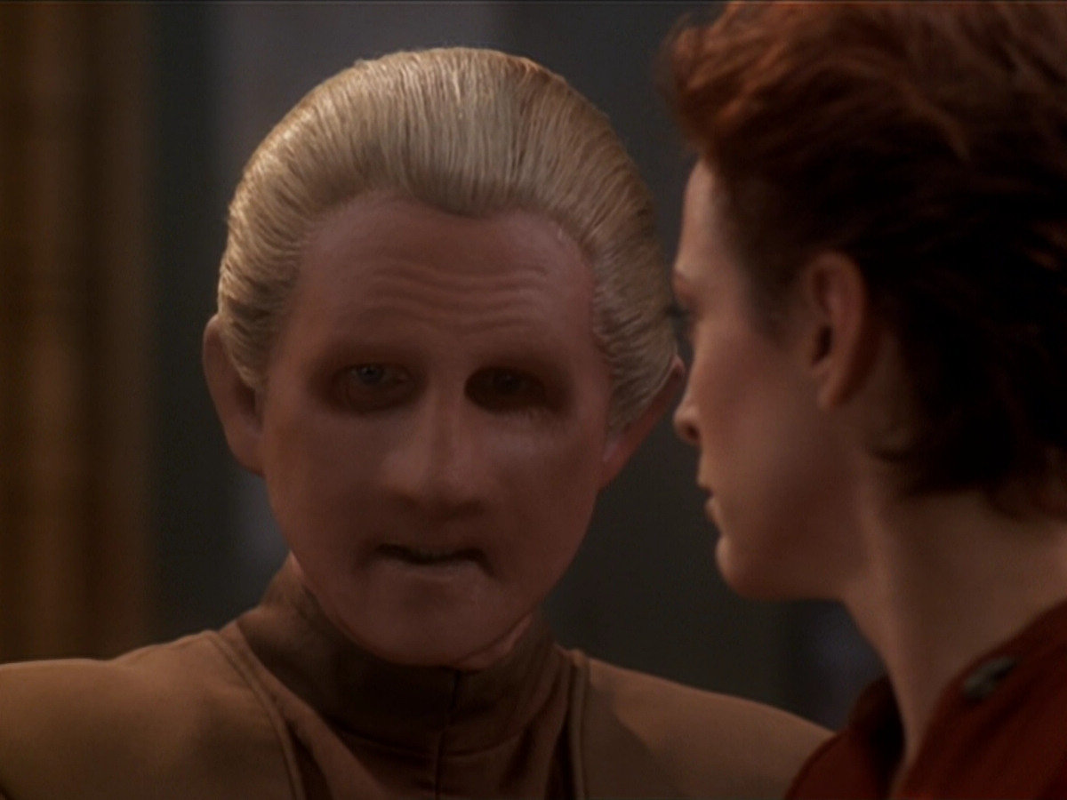 extant_StarTrek_DS9_6x02-RocksAndShoals_03150.jpg