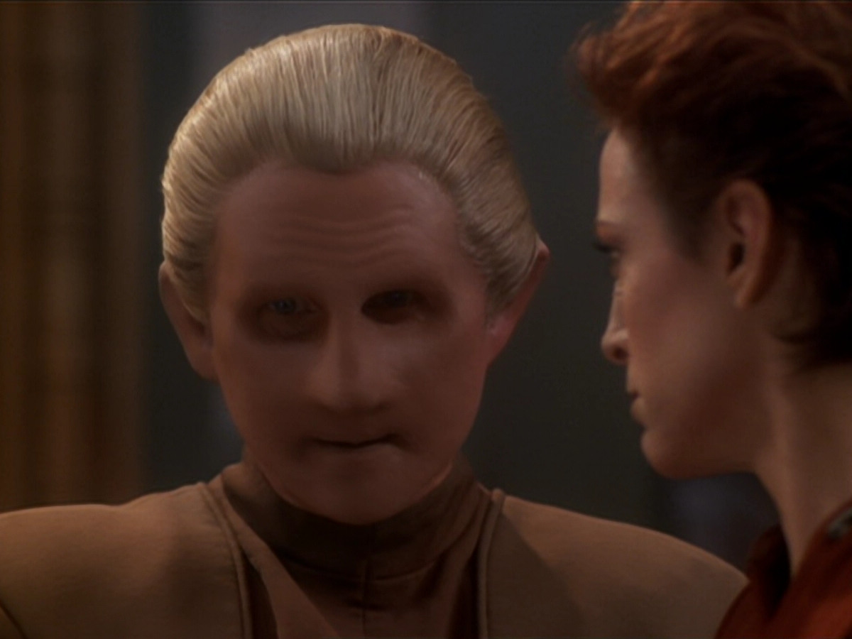 extant_StarTrek_DS9_6x02-RocksAndShoals_03229.jpg