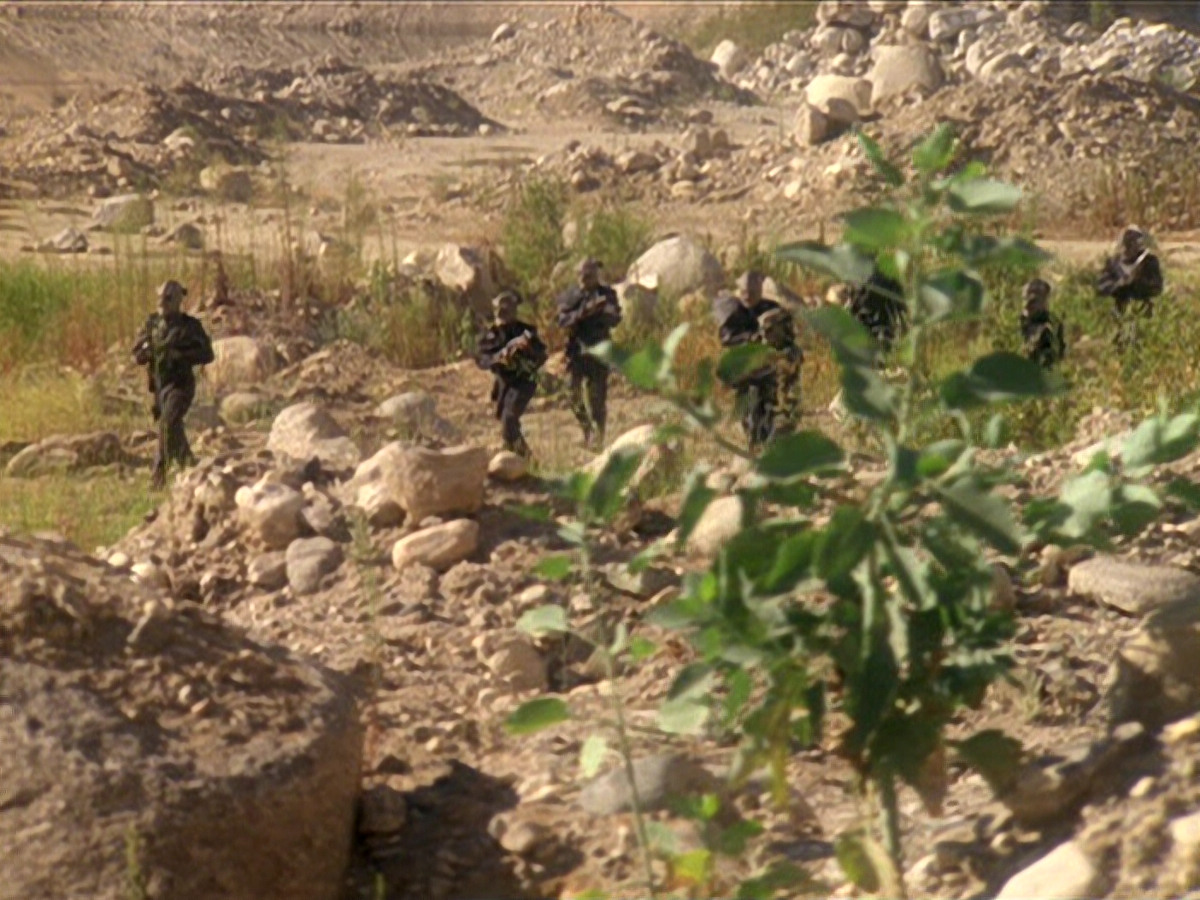 extant_StarTrek_DS9_6x02-RocksAndShoals_03252.jpg