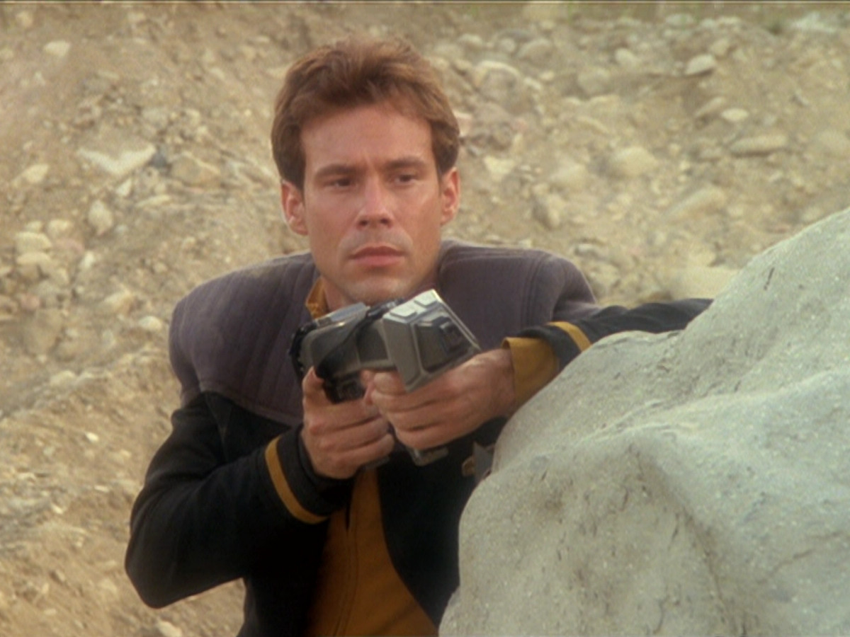 extant_StarTrek_DS9_6x02-RocksAndShoals_03356.jpg