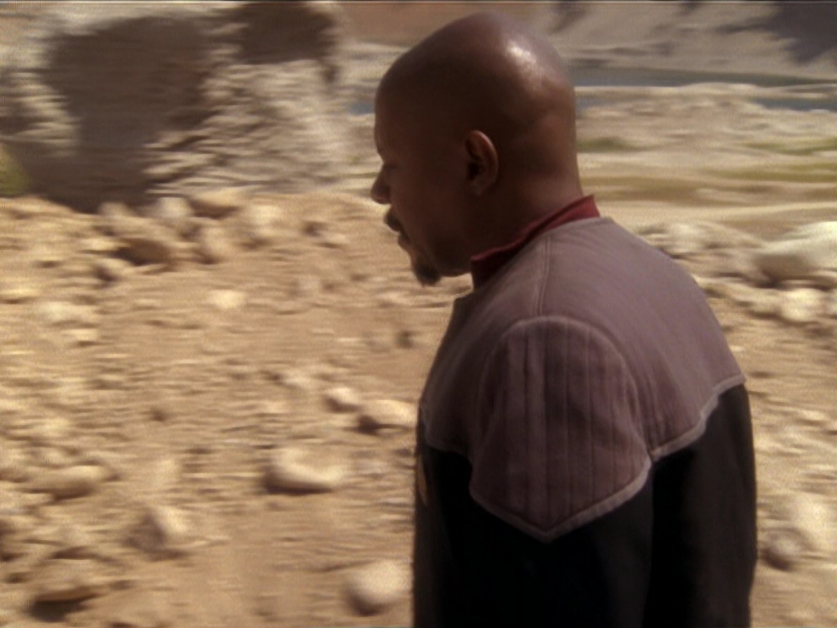 extant_StarTrek_DS9_6x02-RocksAndShoals_03530.jpg