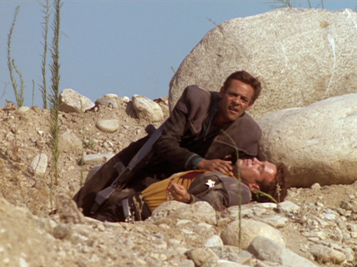 extant_StarTrek_DS9_6x02-RocksAndShoals_03642.jpg