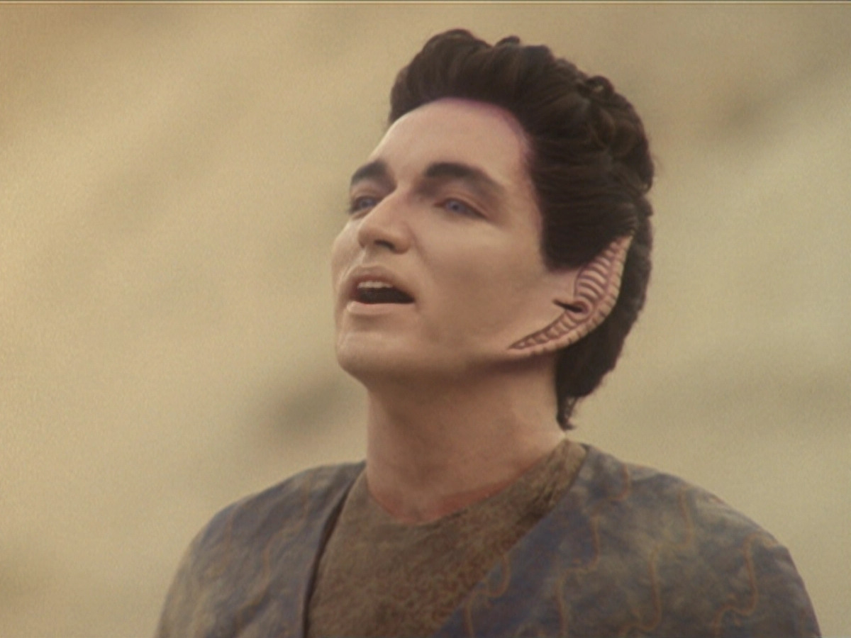 extant_StarTrek_DS9_6x02-RocksAndShoals_03680.jpg