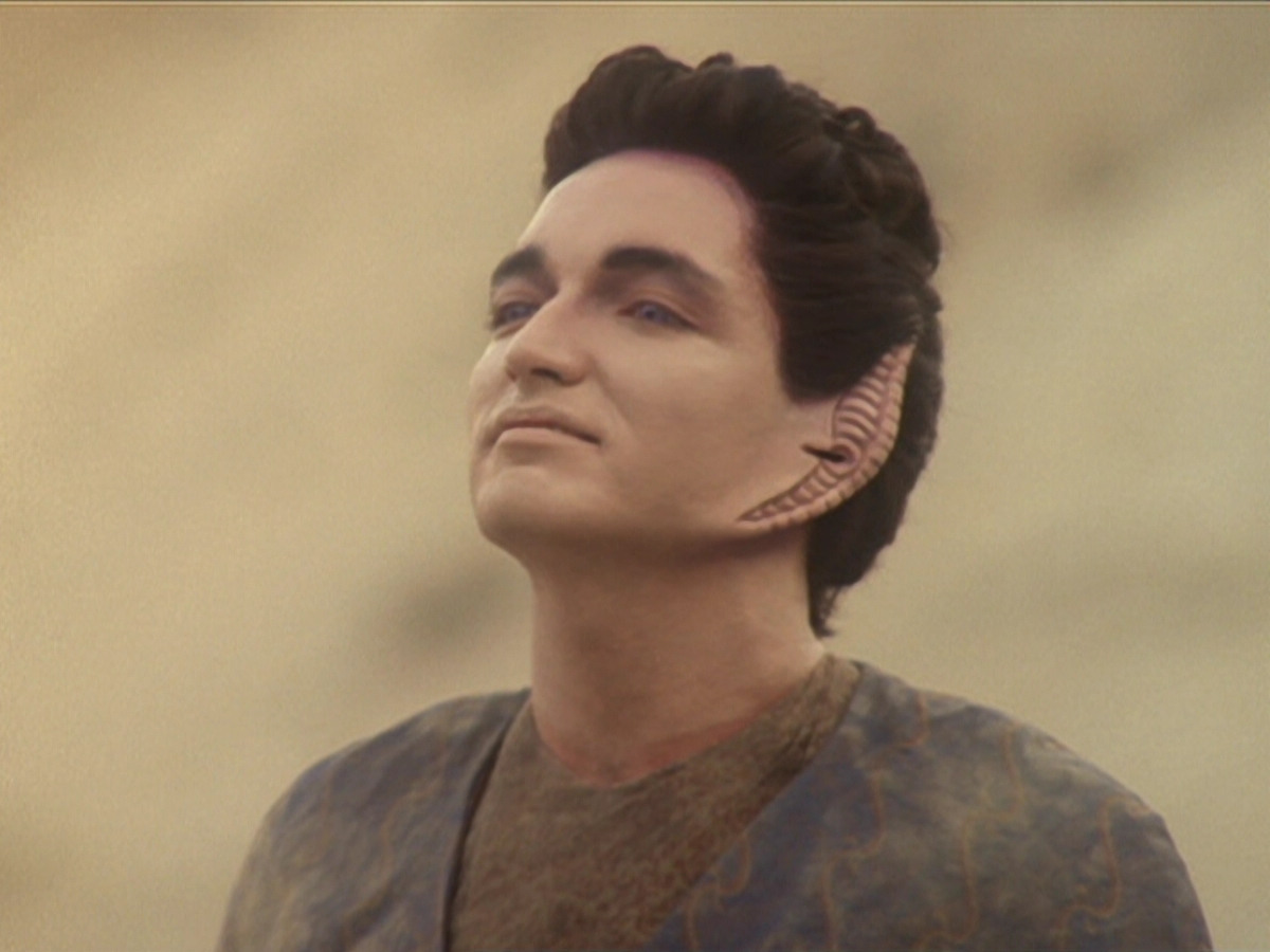 extant_StarTrek_DS9_6x02-RocksAndShoals_03681.jpg