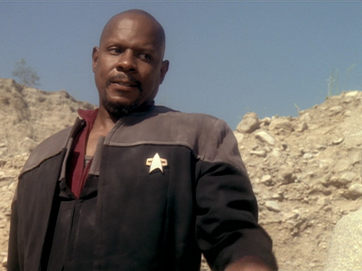 extant_StarTrek_DS9_6x02-RocksAndShoals_03690.jpg