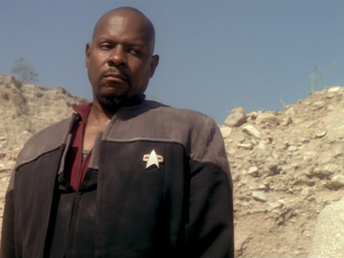 extant_StarTrek_DS9_6x02-RocksAndShoals_03691.jpg