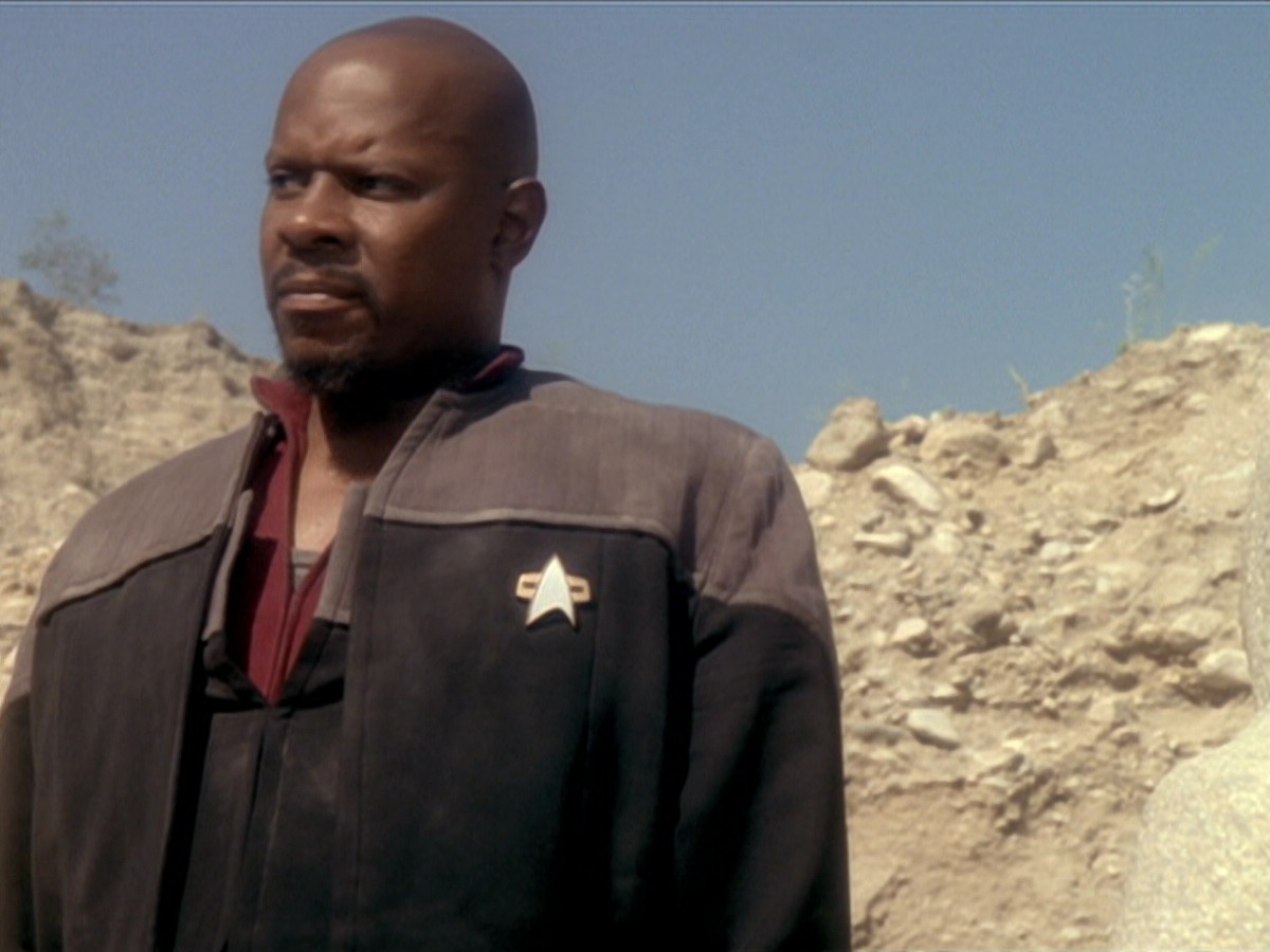 extant_StarTrek_DS9_6x02-RocksAndShoals_03698.jpg