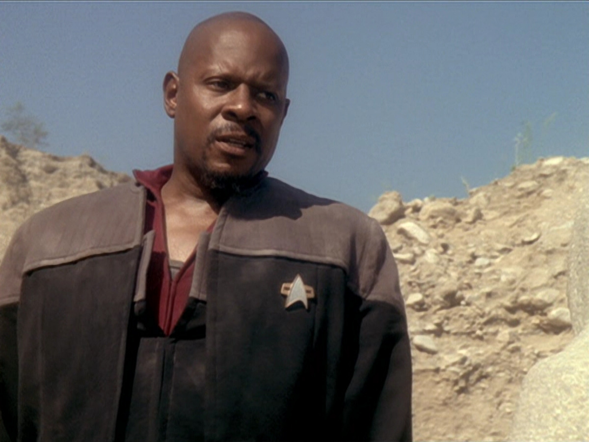 extant_StarTrek_DS9_6x02-RocksAndShoals_03702.jpg