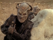 extant_StarTrek_DS9_6x02-RocksAndShoals_01641.jpg