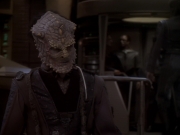 extant_StarTrek_DS9_6x02-RocksAndShoals_02589.jpg