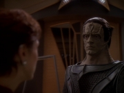 extant_StarTrek_DS9_6x02-RocksAndShoals_02614.jpg
