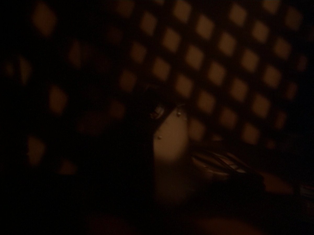 extant_StarTrek_DS9_6x03-SonsAndDaughters_00002.jpg