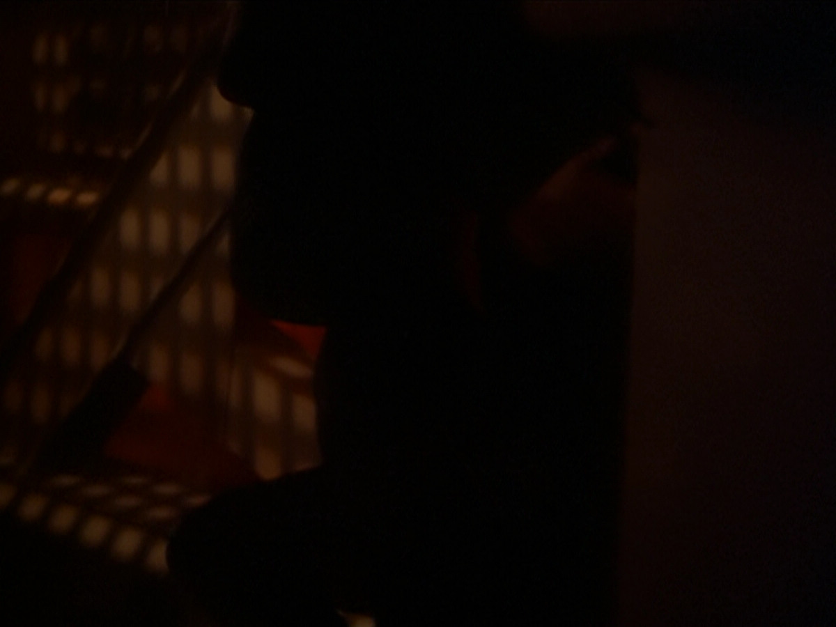 extant_StarTrek_DS9_6x03-SonsAndDaughters_00008.jpg