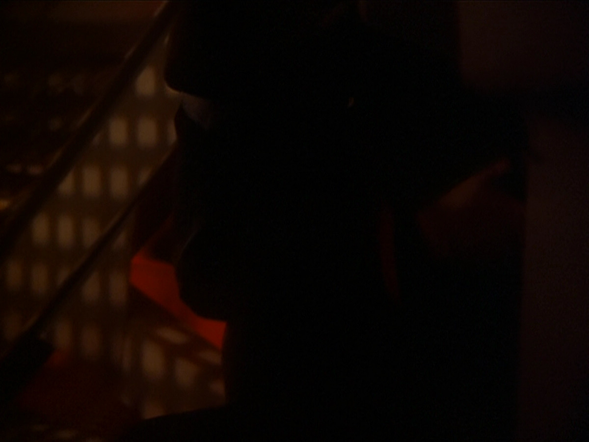 extant_StarTrek_DS9_6x03-SonsAndDaughters_00009.jpg