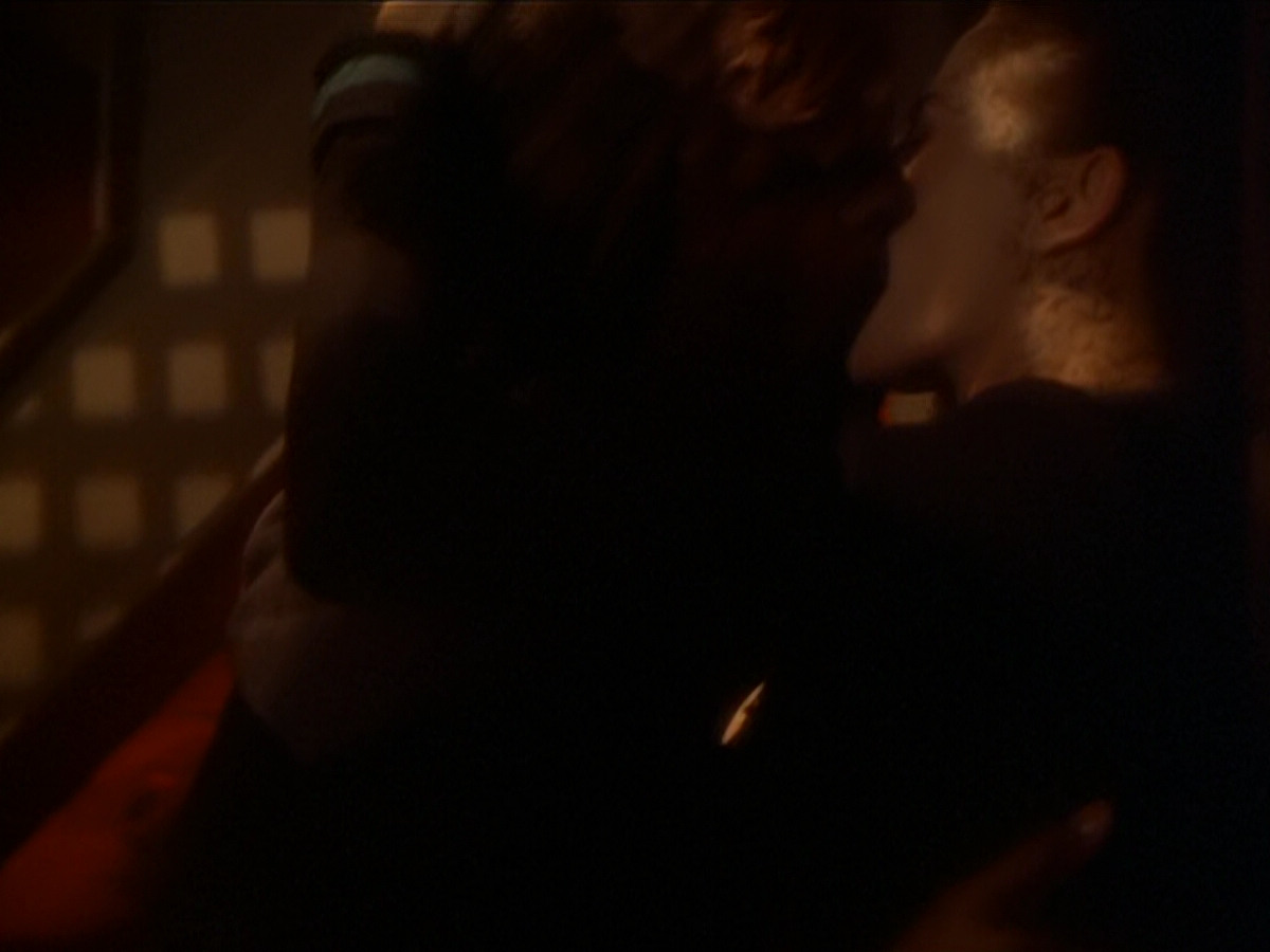 extant_StarTrek_DS9_6x03-SonsAndDaughters_00011.jpg