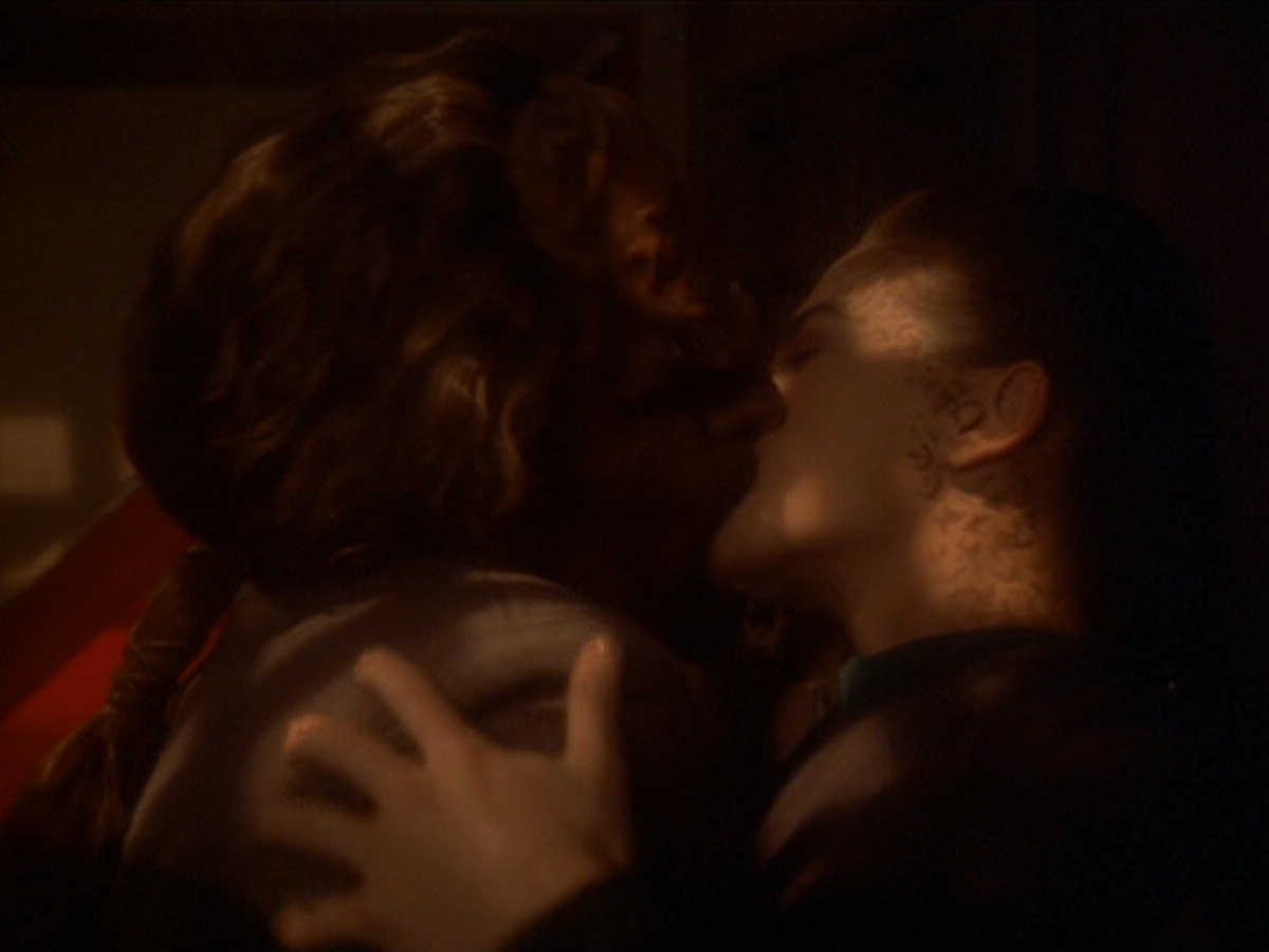 extant_StarTrek_DS9_6x03-SonsAndDaughters_00020.jpg