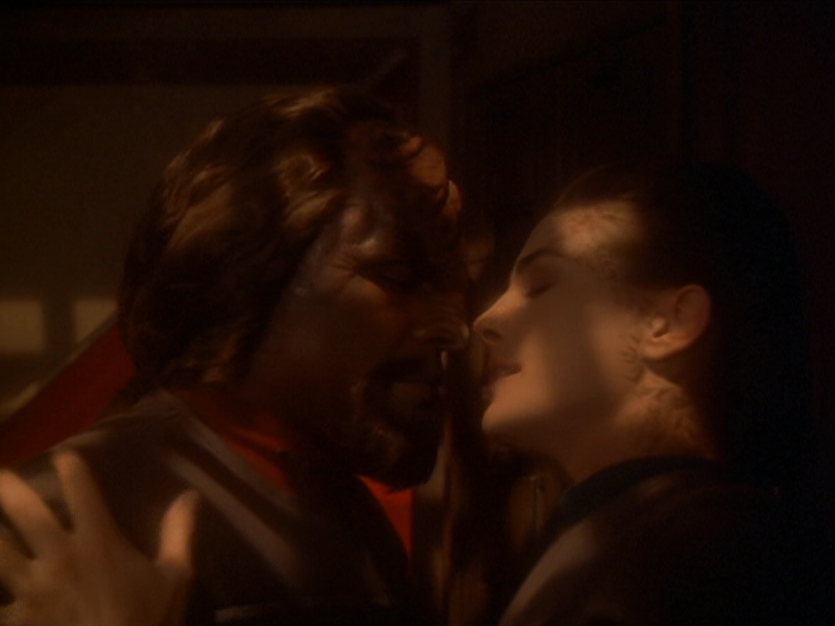 extant_StarTrek_DS9_6x03-SonsAndDaughters_00029.jpg