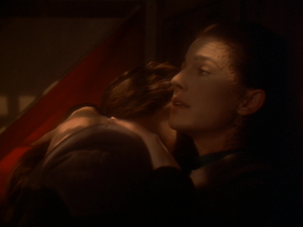 extant_StarTrek_DS9_6x03-SonsAndDaughters_00036.jpg