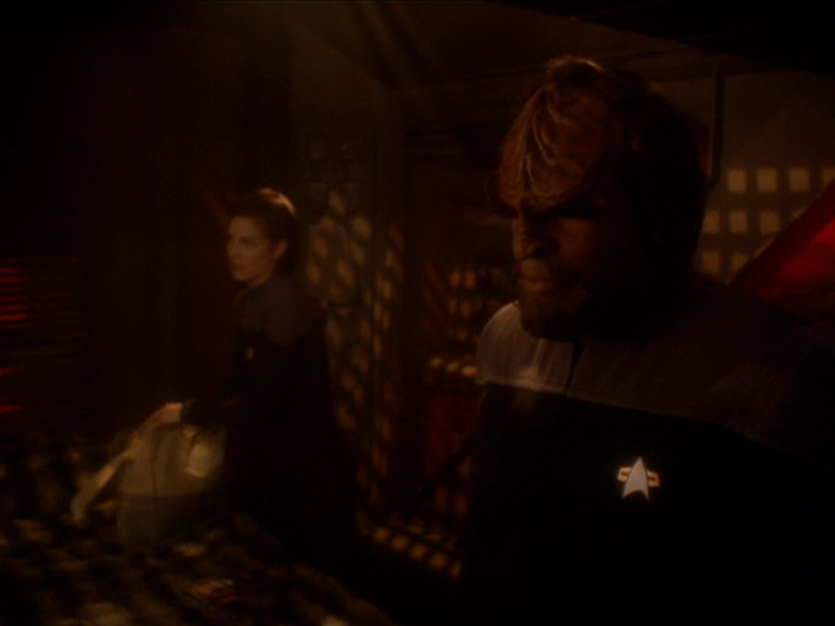 extant_StarTrek_DS9_6x03-SonsAndDaughters_00073.jpg
