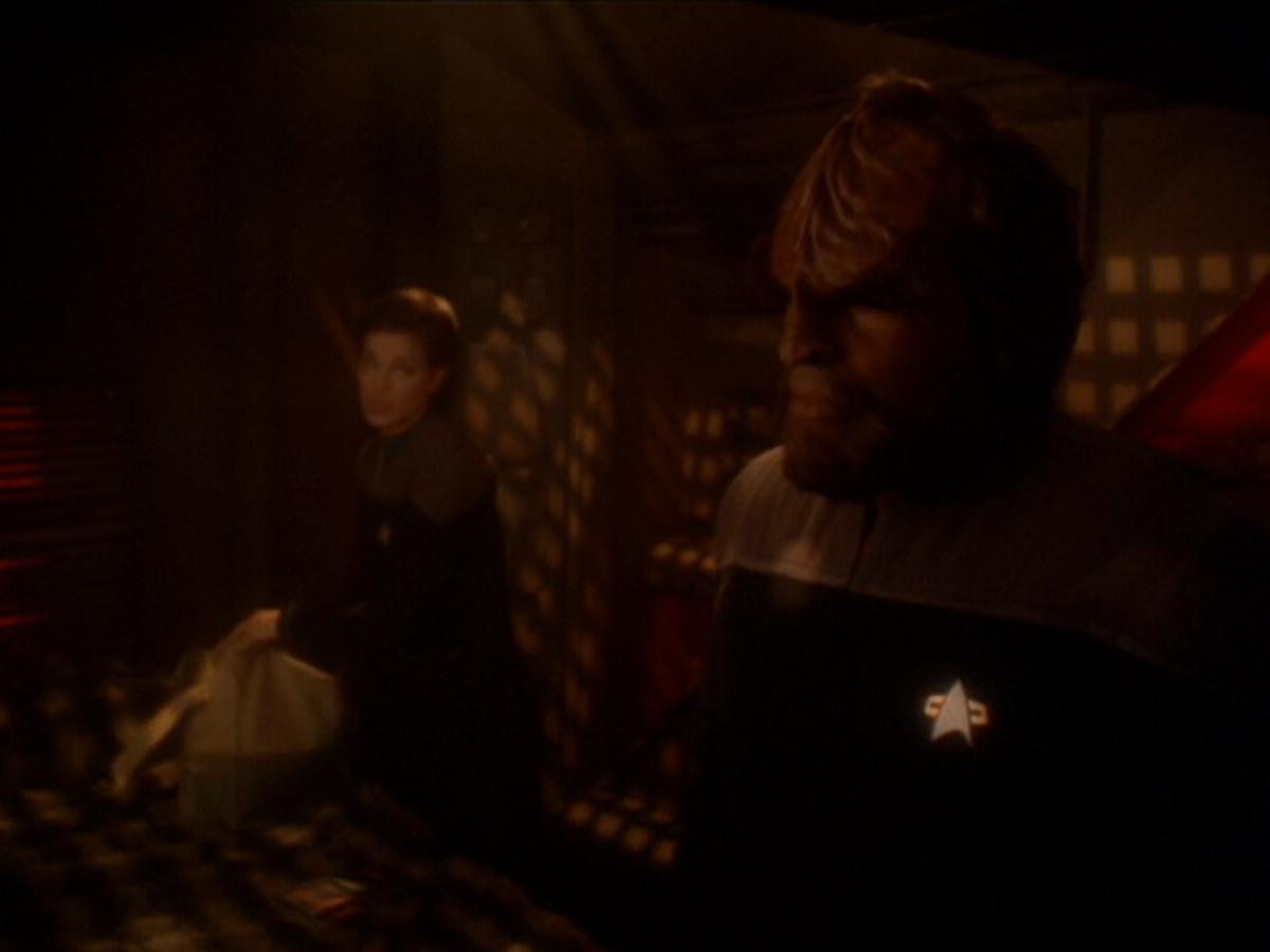extant_StarTrek_DS9_6x03-SonsAndDaughters_00074.jpg