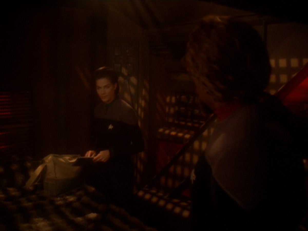 extant_StarTrek_DS9_6x03-SonsAndDaughters_00085.jpg