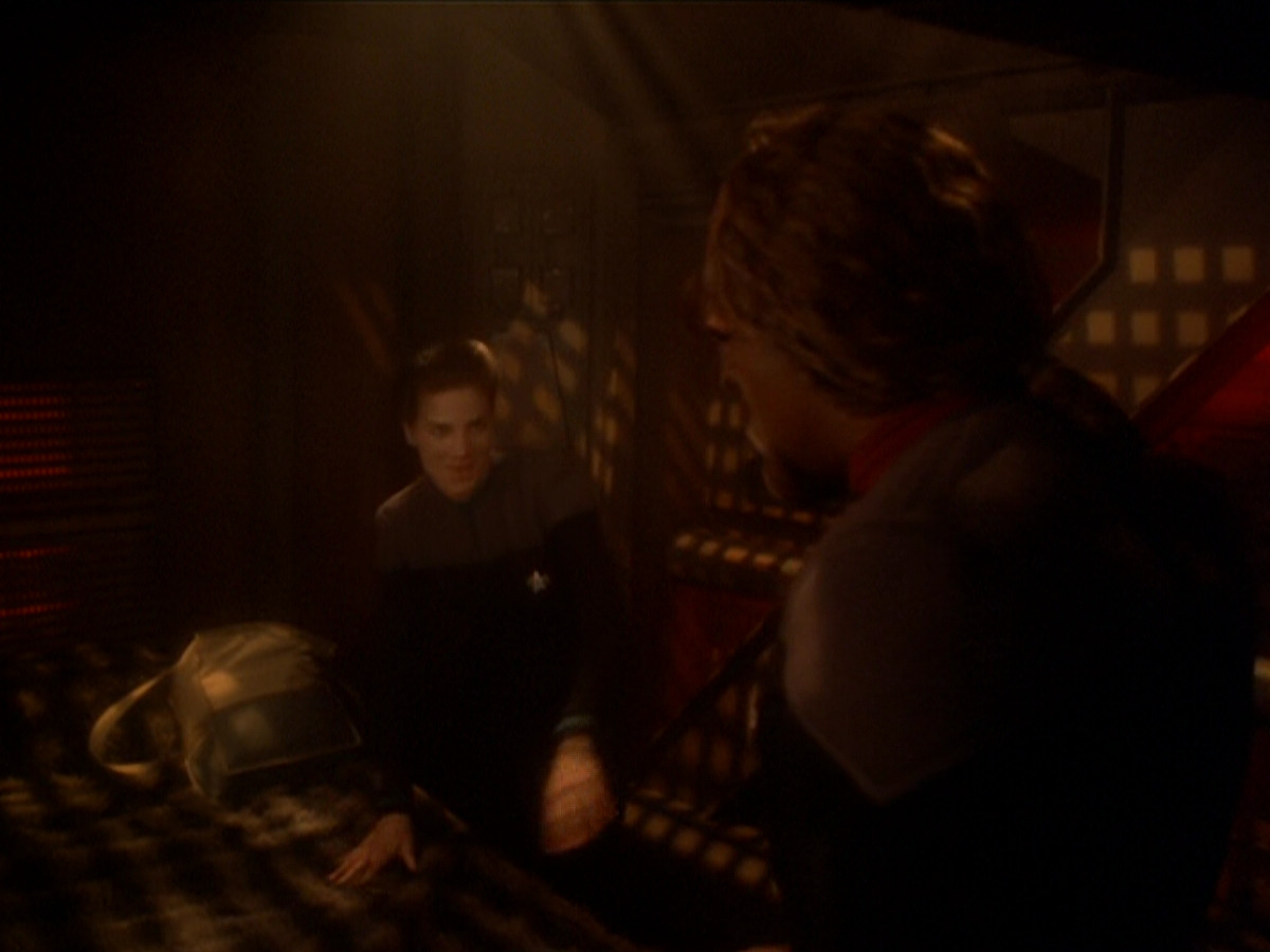 extant_StarTrek_DS9_6x03-SonsAndDaughters_00122.jpg