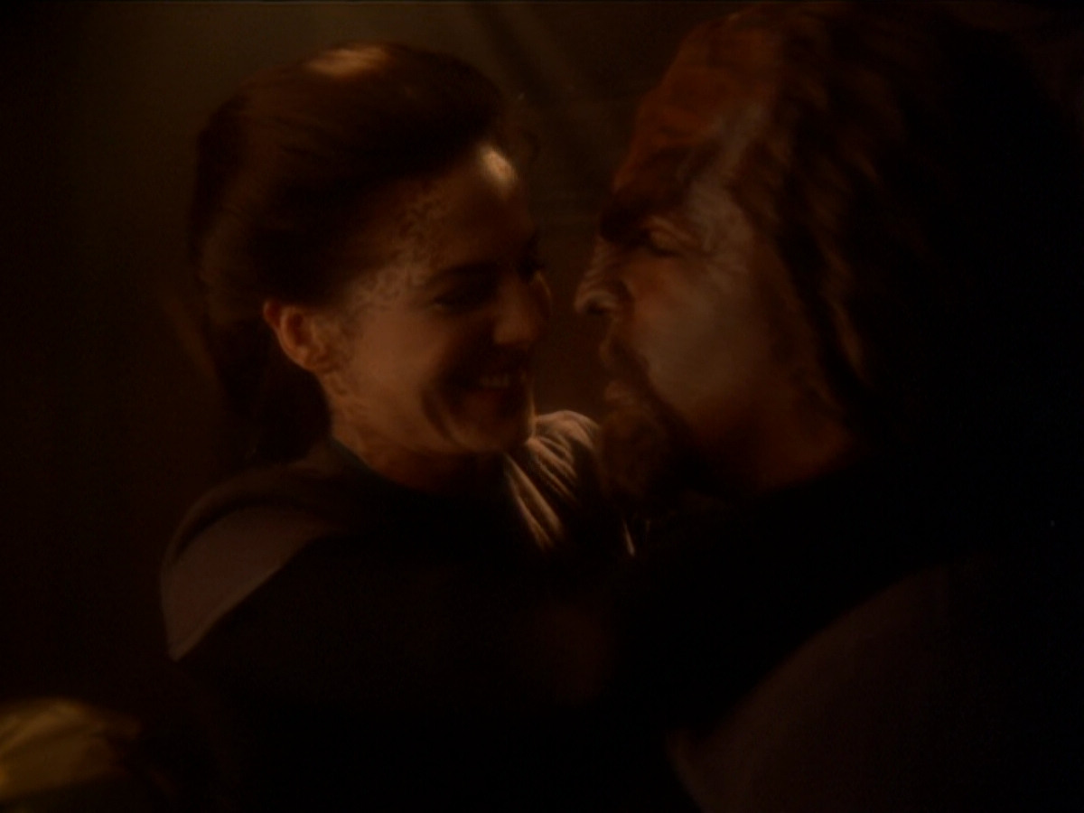 extant_StarTrek_DS9_6x03-SonsAndDaughters_00128.jpg