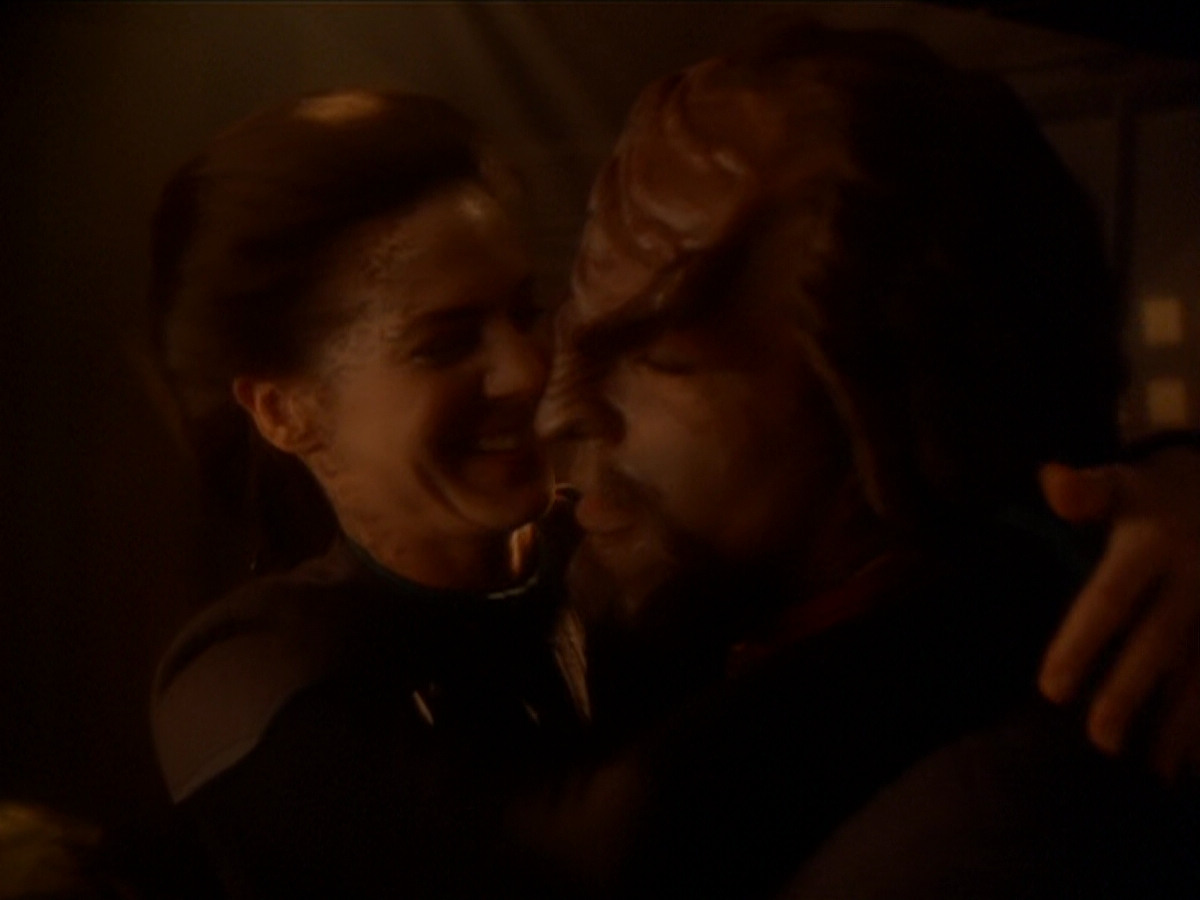 extant_StarTrek_DS9_6x03-SonsAndDaughters_00129.jpg