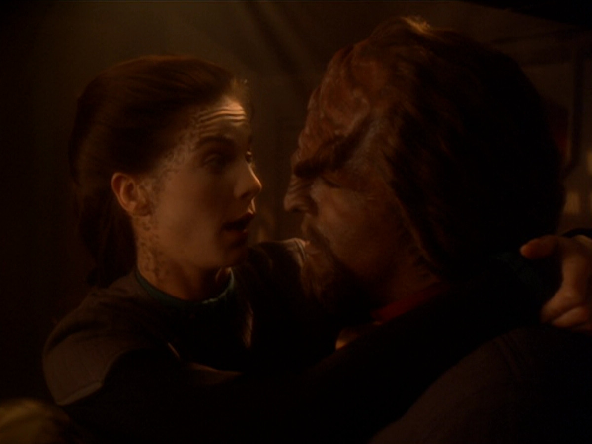 extant_StarTrek_DS9_6x03-SonsAndDaughters_00137.jpg
