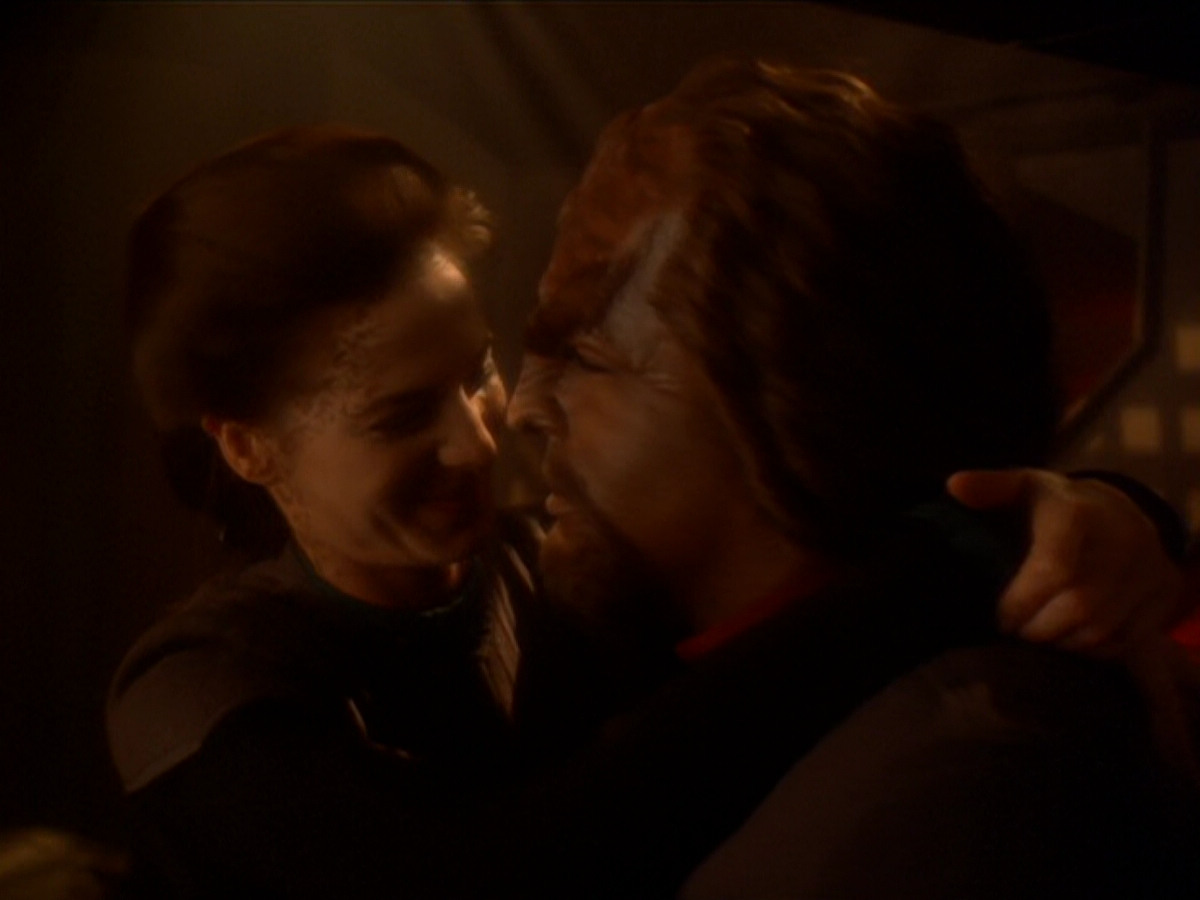 extant_StarTrek_DS9_6x03-SonsAndDaughters_00153.jpg