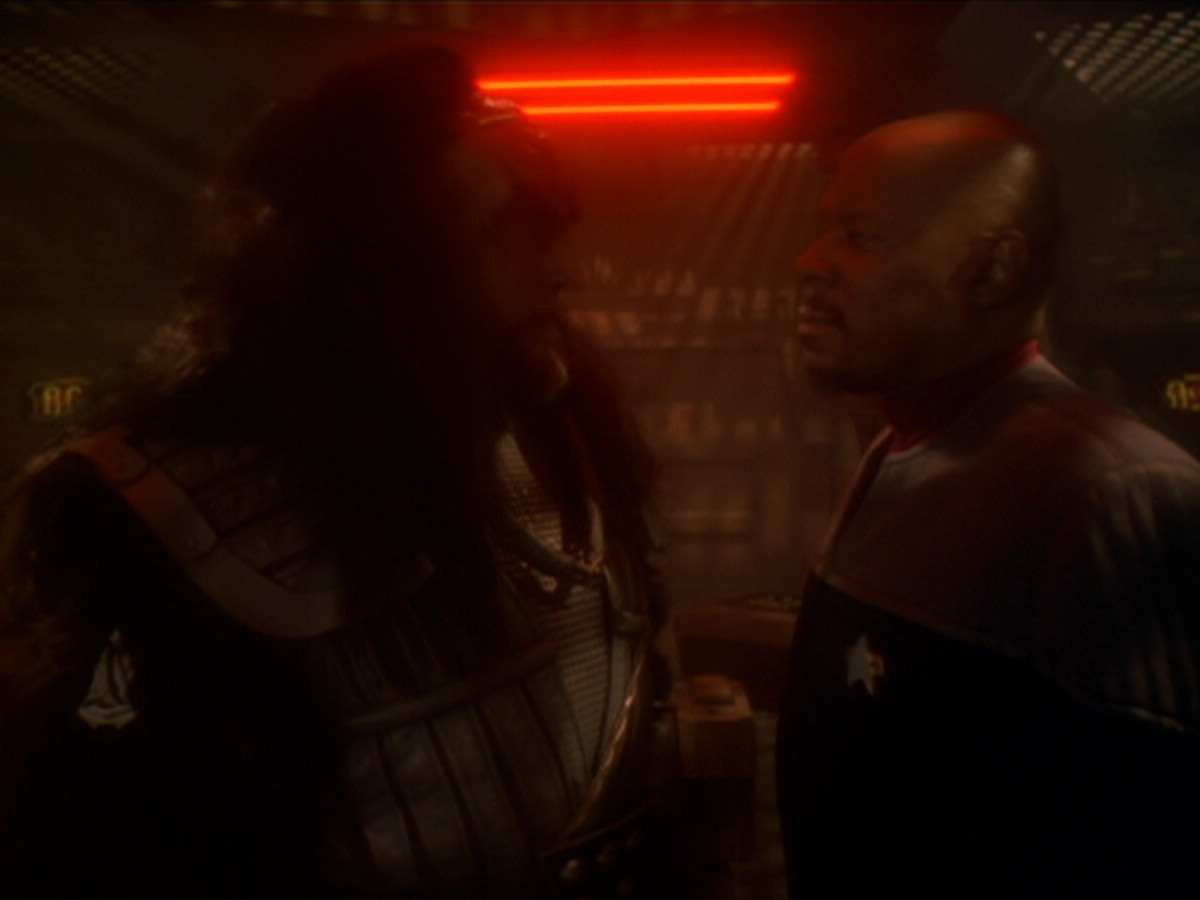 extant_StarTrek_DS9_6x03-SonsAndDaughters_00241.jpg
