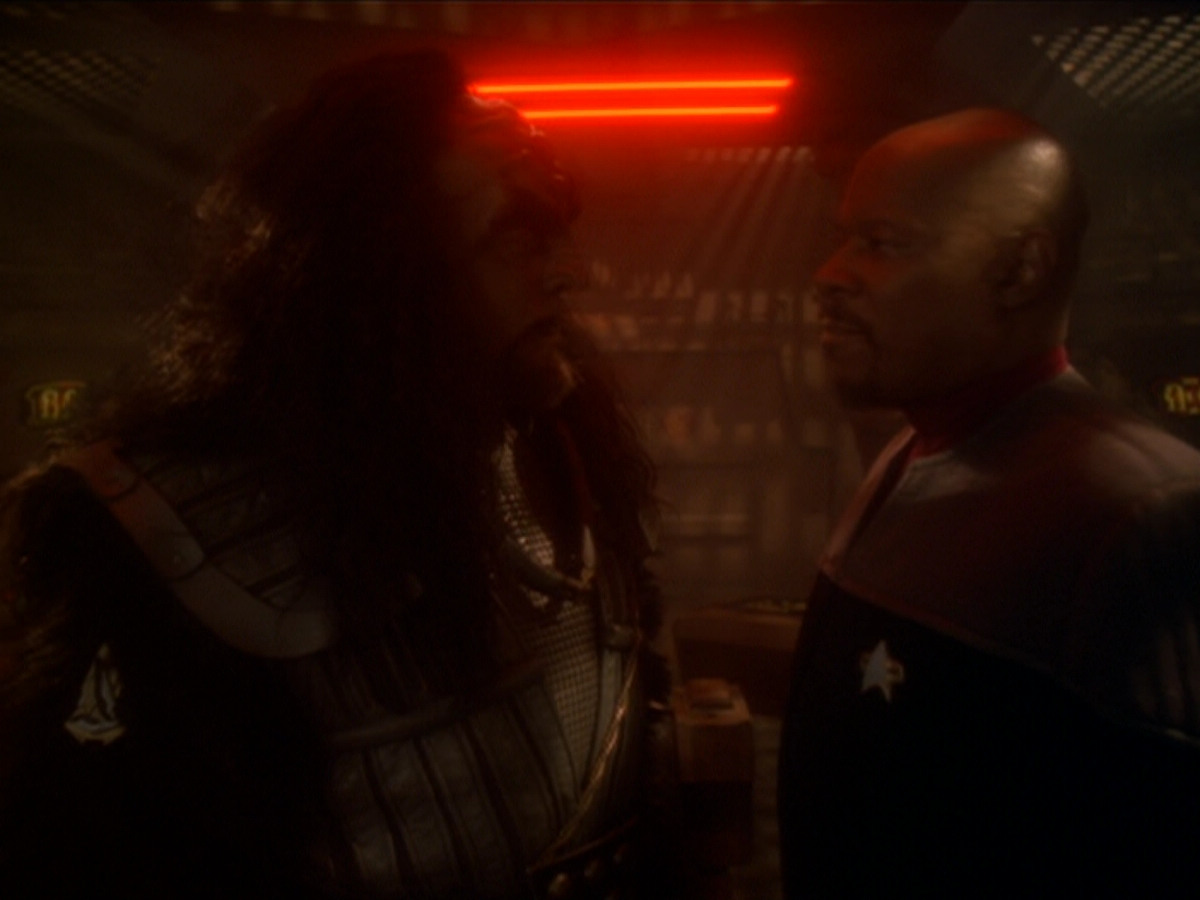 extant_StarTrek_DS9_6x03-SonsAndDaughters_00243.jpg
