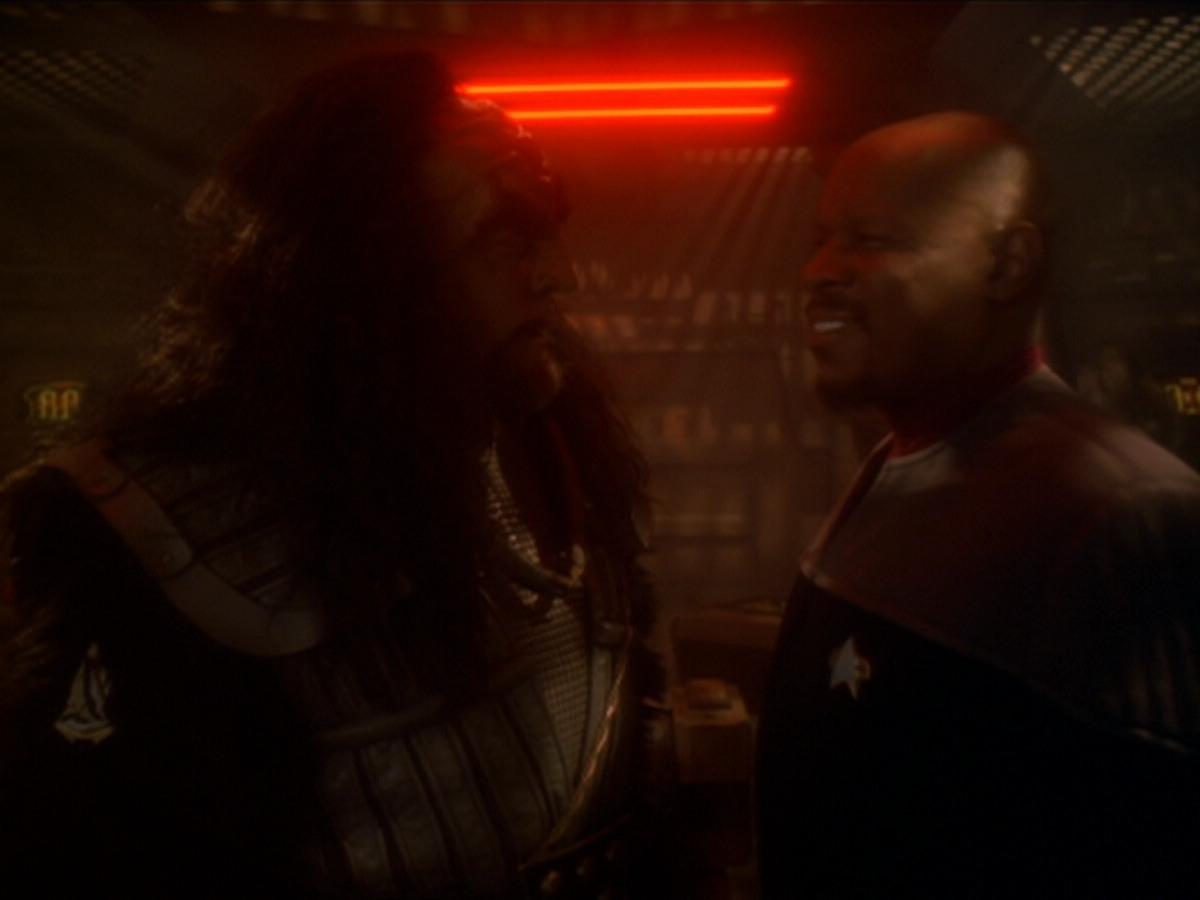 extant_StarTrek_DS9_6x03-SonsAndDaughters_00245.jpg