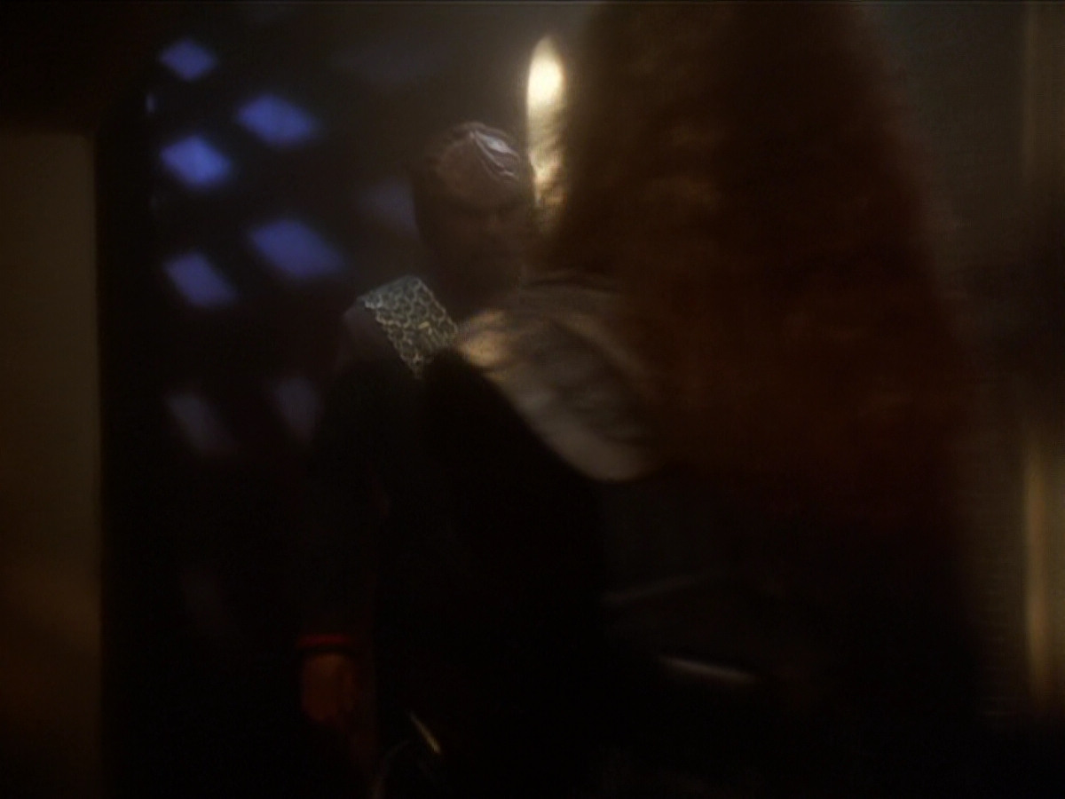 extant_StarTrek_DS9_6x03-SonsAndDaughters_00263.jpg