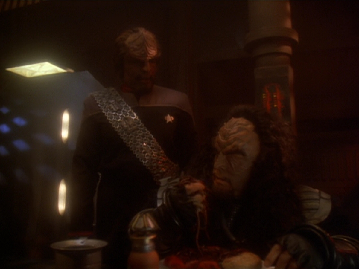 extant_StarTrek_DS9_6x03-SonsAndDaughters_00270.jpg