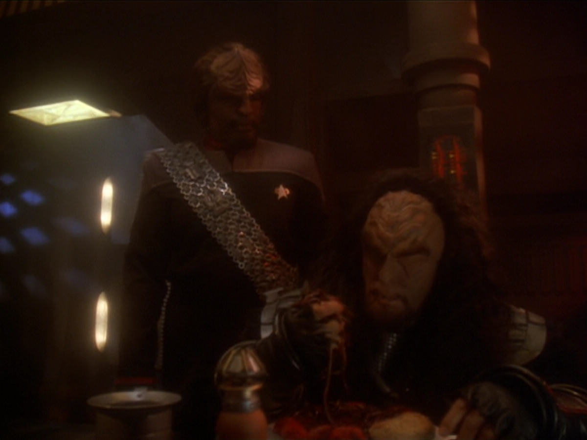 extant_StarTrek_DS9_6x03-SonsAndDaughters_00271.jpg
