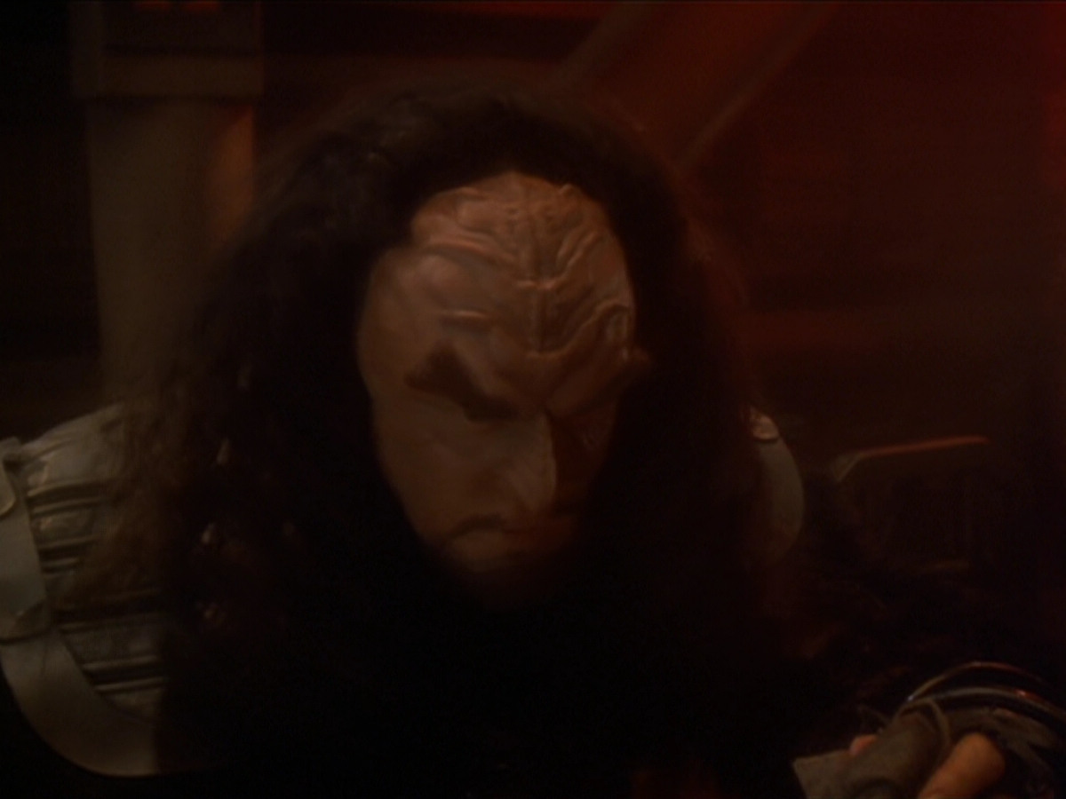 extant_StarTrek_DS9_6x03-SonsAndDaughters_00298.jpg