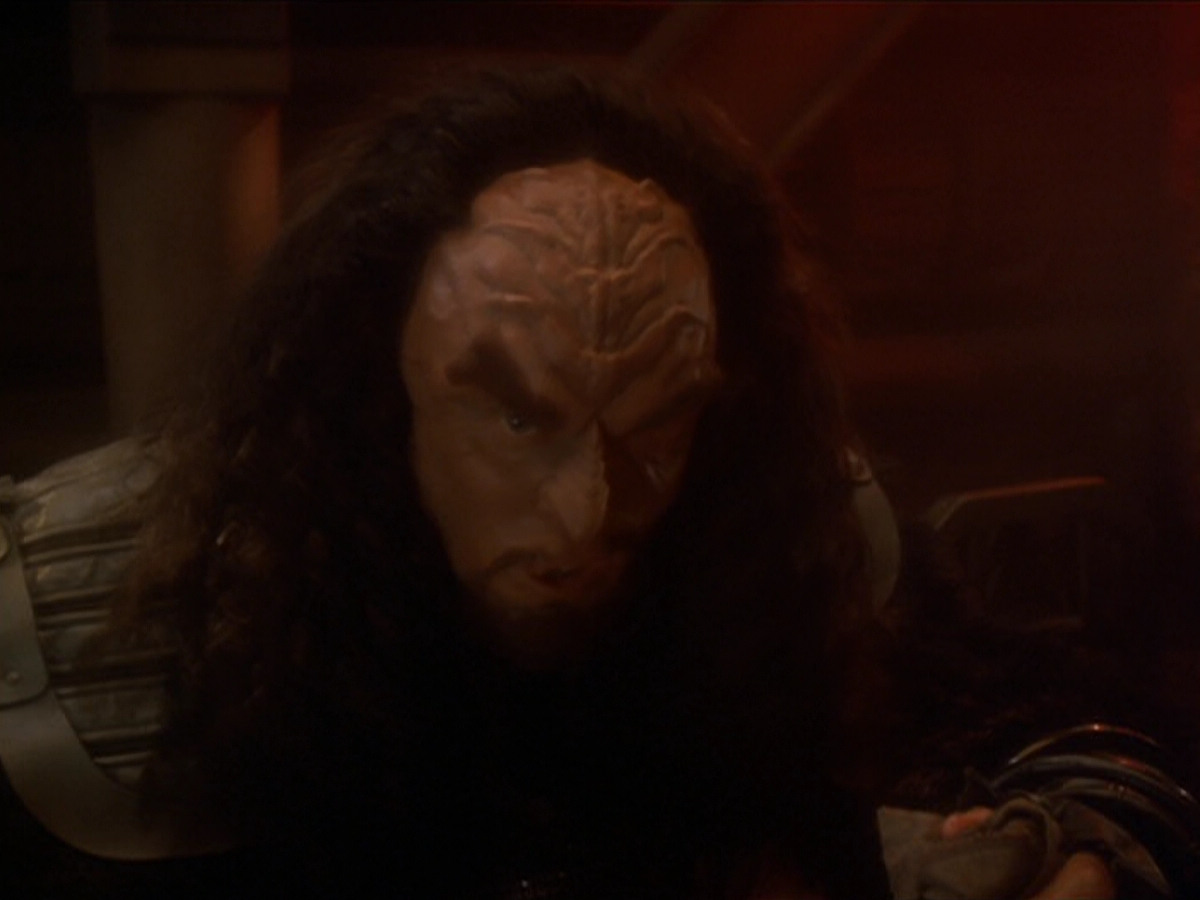 extant_StarTrek_DS9_6x03-SonsAndDaughters_00310.jpg