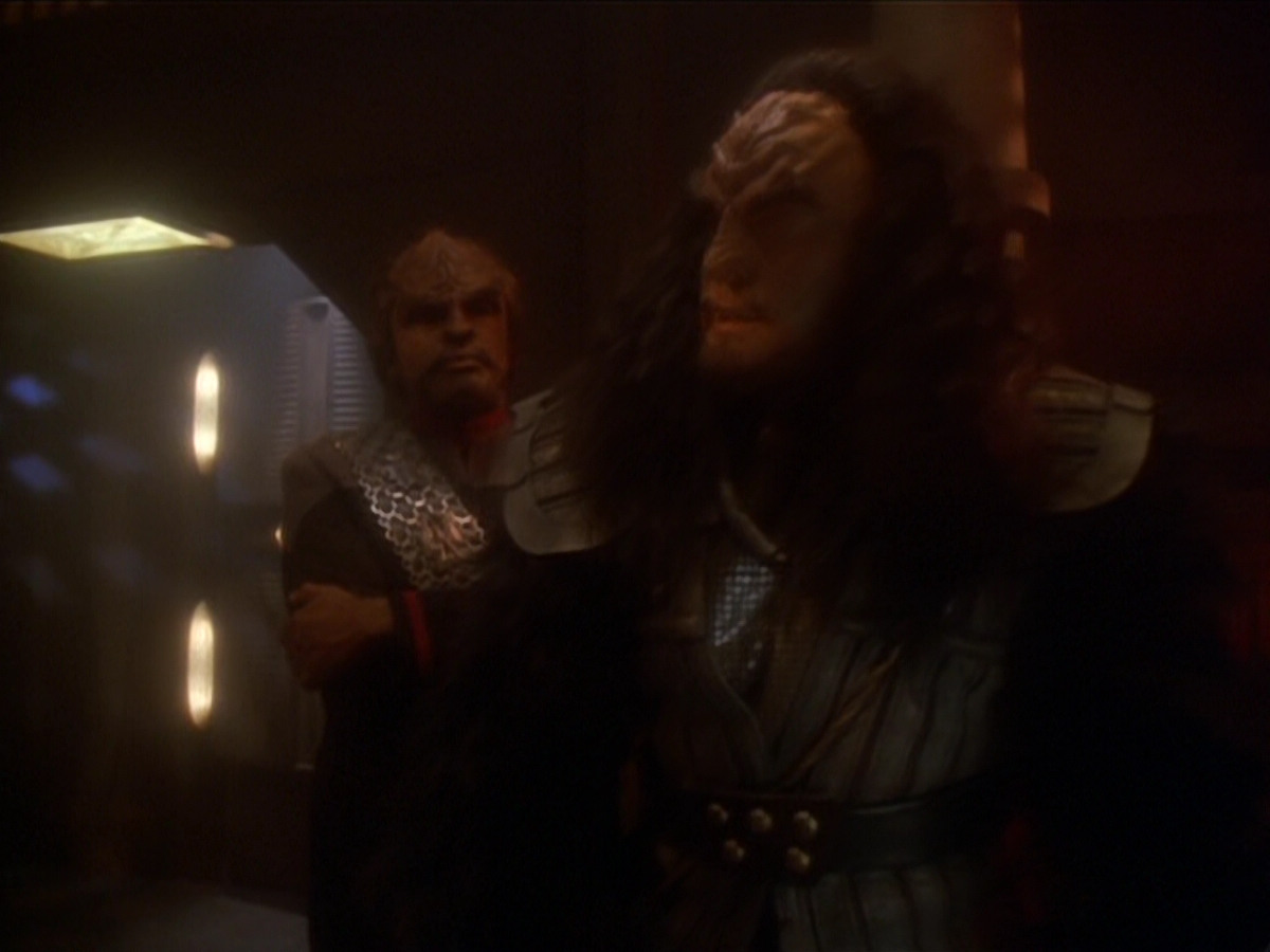 extant_StarTrek_DS9_6x03-SonsAndDaughters_00314.jpg
