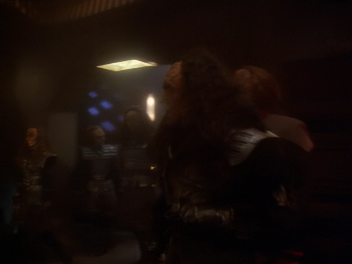 extant_StarTrek_DS9_6x03-SonsAndDaughters_00324.jpg