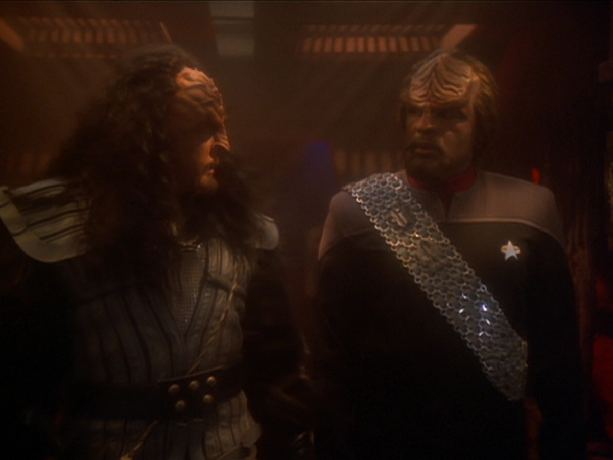 extant_StarTrek_DS9_6x03-SonsAndDaughters_00332.jpg
