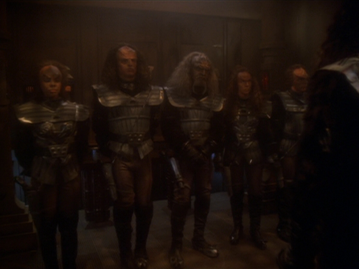 extant_StarTrek_DS9_6x03-SonsAndDaughters_00340.jpg