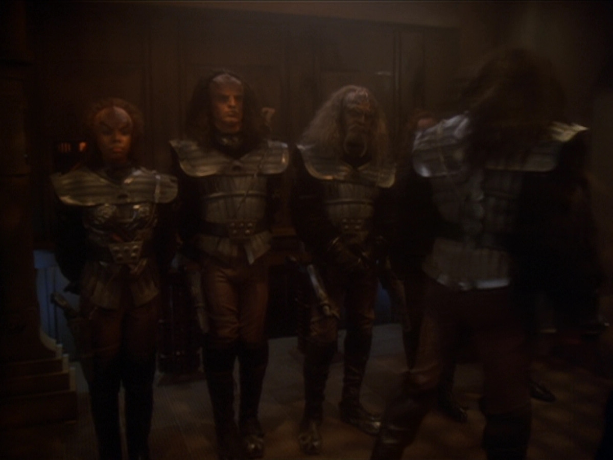 extant_StarTrek_DS9_6x03-SonsAndDaughters_00360.jpg
