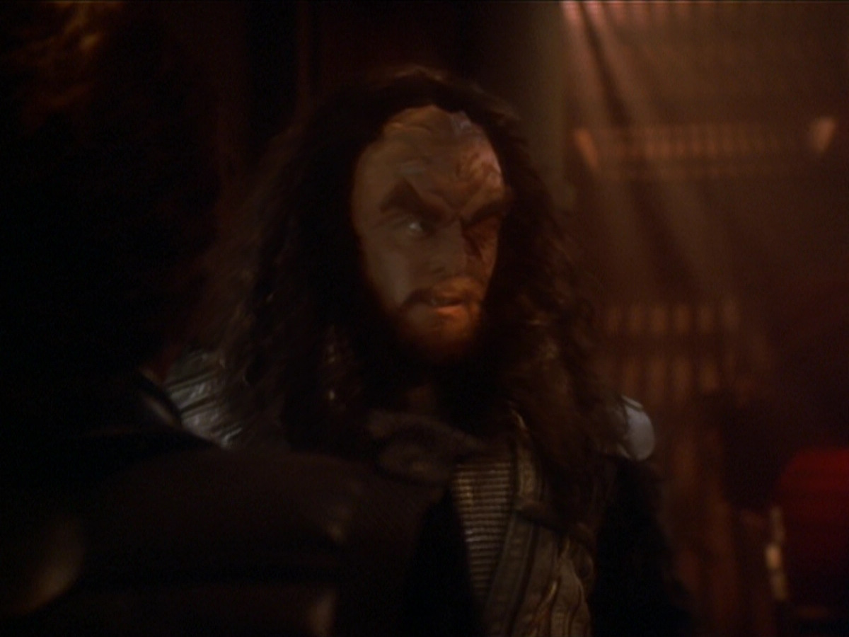 extant_StarTrek_DS9_6x03-SonsAndDaughters_00376.jpg