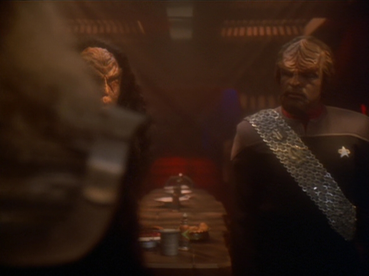 extant_StarTrek_DS9_6x03-SonsAndDaughters_00386.jpg
