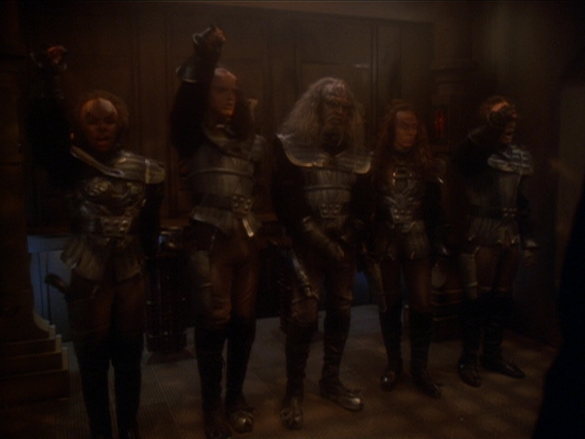 extant_StarTrek_DS9_6x03-SonsAndDaughters_00388.jpg