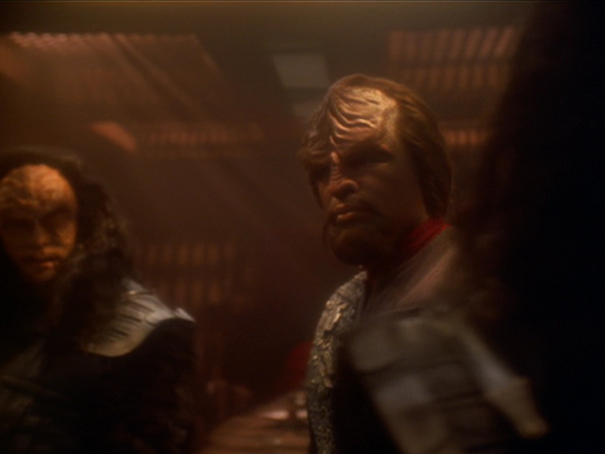 extant_StarTrek_DS9_6x03-SonsAndDaughters_00402.jpg