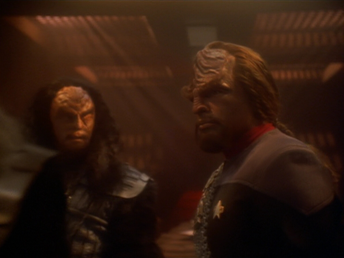extant_StarTrek_DS9_6x03-SonsAndDaughters_00403.jpg
